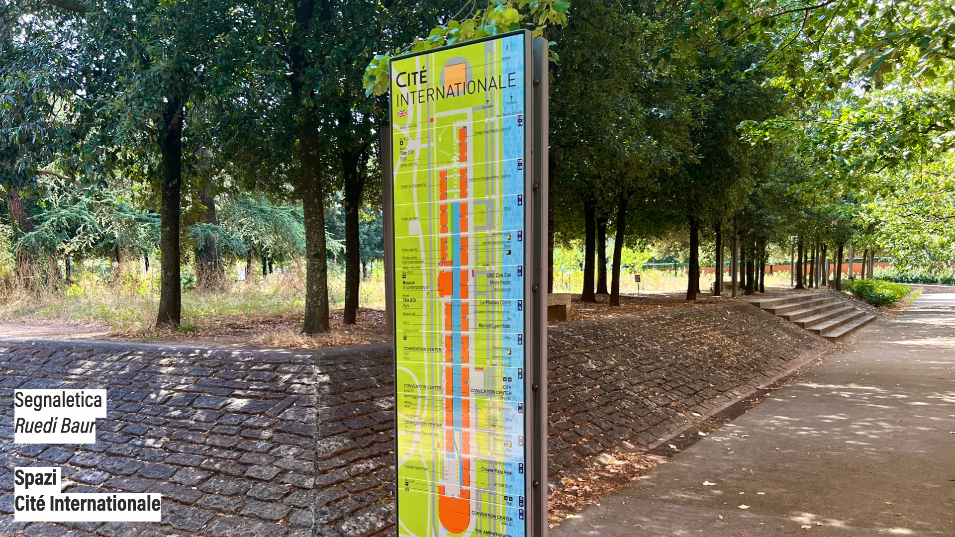 Existing wayfinding studied for the project: a map totem of the Cité Internationale in Lyon, in a park.